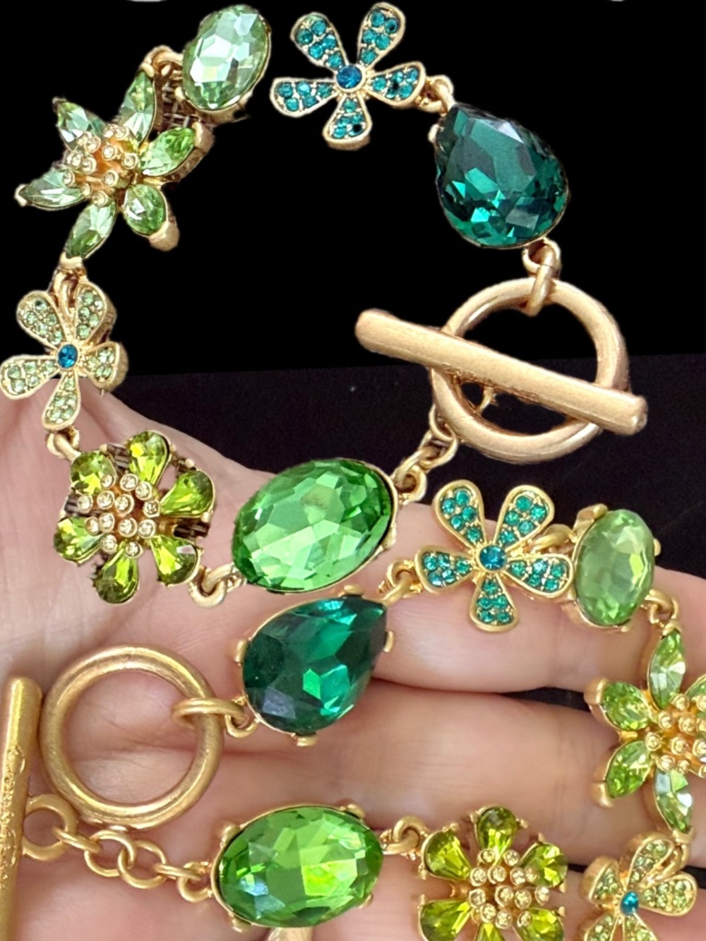 Oscar de la Renta Bracelet Emerald-Peridot Green Crystals Floral Toggle Signed